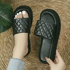 Zara Ladies Quilted Flat Sandals – Trendy Stylish Women Slippers