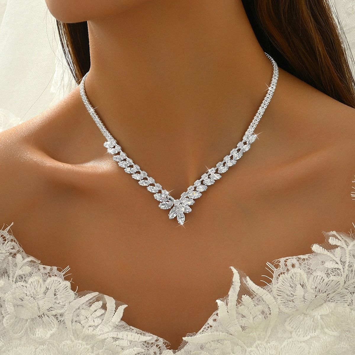 Africa's new zircon water drop choker necklace light luxury small luxury high-grade collar autumn and winter dress all fashion commuter temperament accessories wholesale