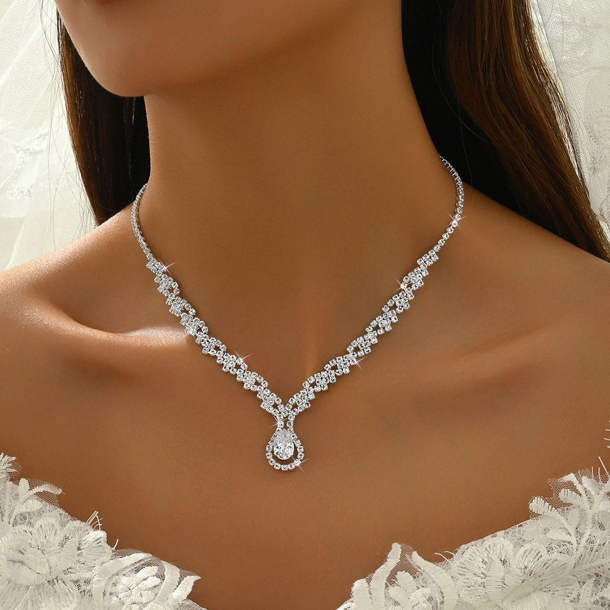Africa's new zircon water drop choker necklace light luxury small luxury high-grade collar autumn and winter dress all fashion commuter temperament accessories wholesale