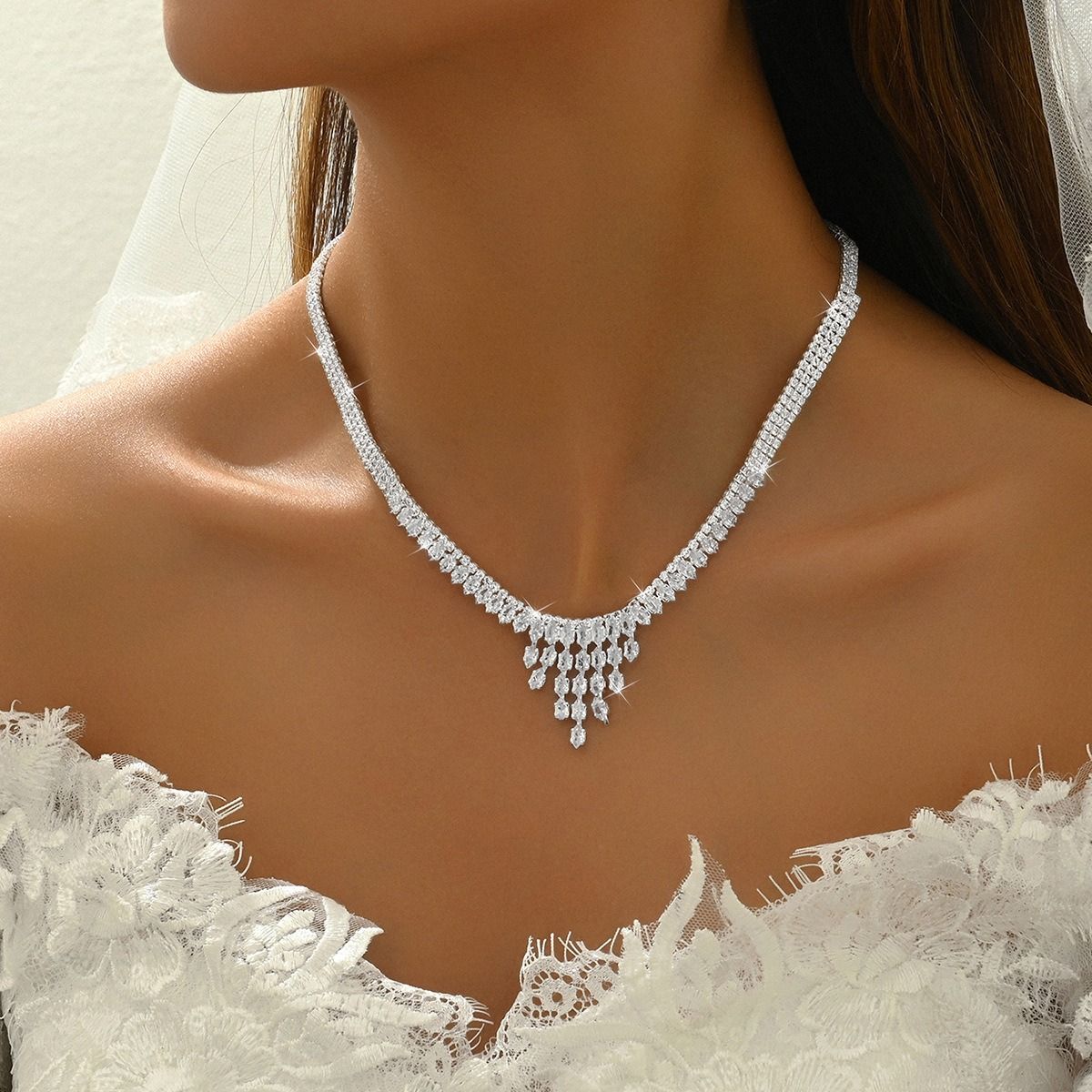 Africa's new zircon water drop choker necklace light luxury small luxury high-grade collar autumn and winter dress all fashion commuter temperament accessories wholesale