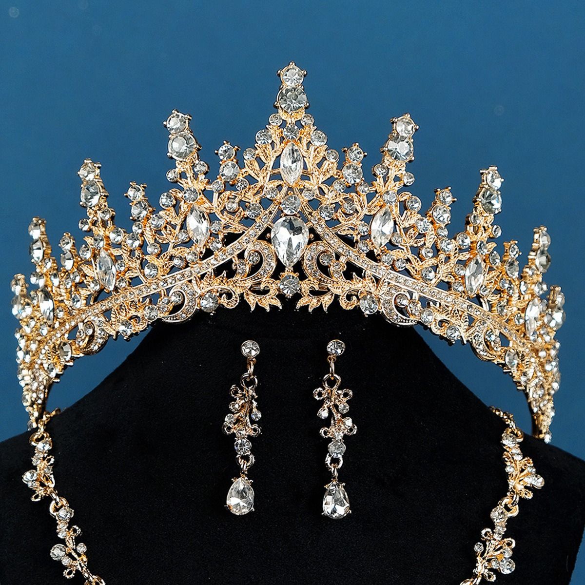 African Bridal Tiara Three-piece Luxury Fashion Commuter Premium Atmosphere Bridal set Wedding accessorized Necklace Earrings Crown