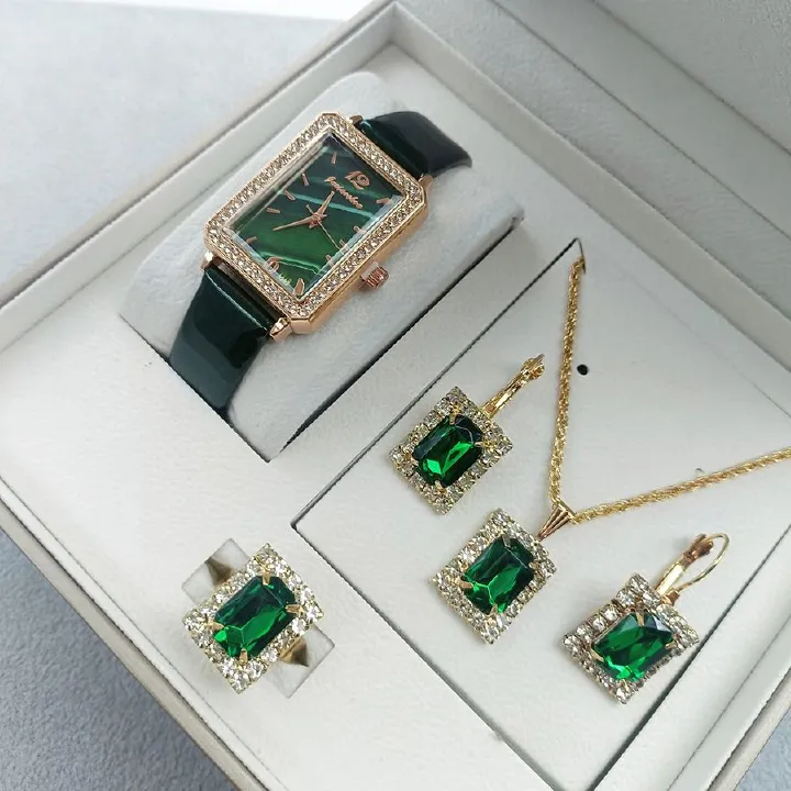 2024 Africa new women's watch set Green women's leather watch square vintage fashion watch fashion combination classic Roman dial