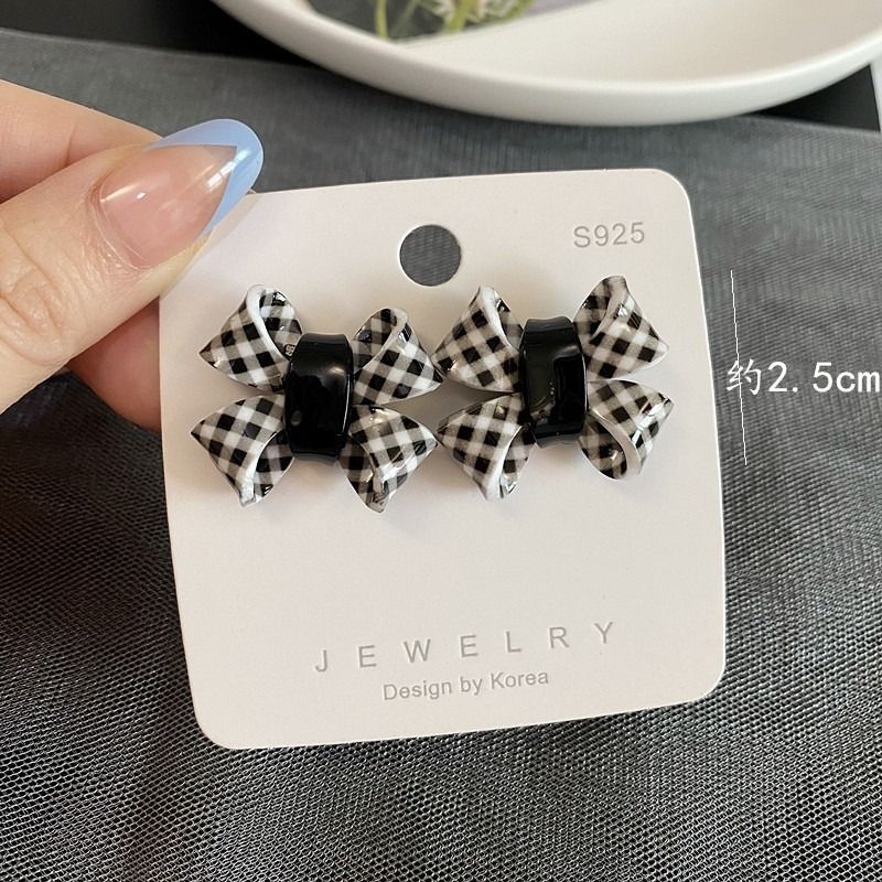 Thousand-bird check black and white checkerboard earrings check retro geometric personality bow earrings Female Korean temperament European and American acrylic ear loops