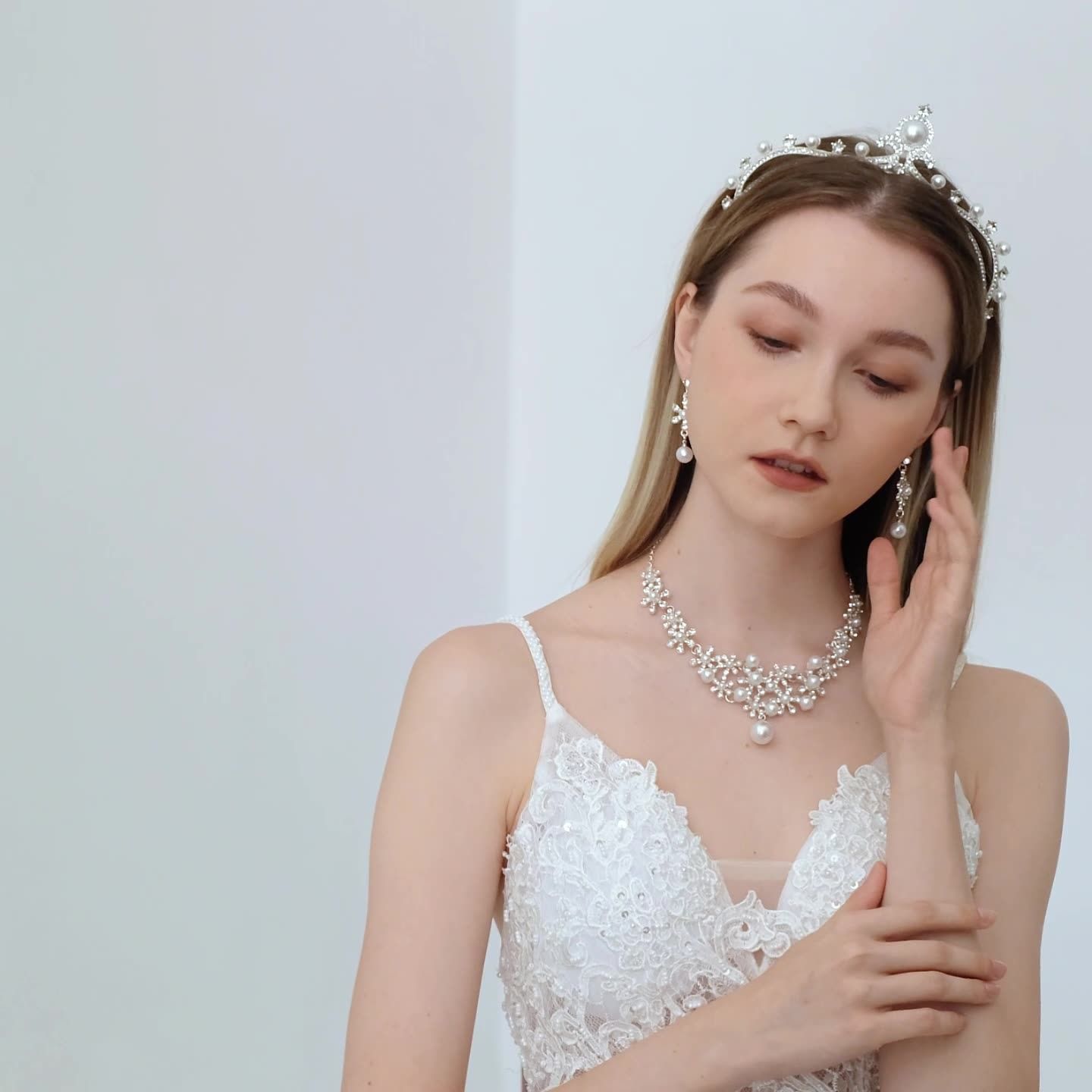 Jewelry set Necklace earrings Crown wedding three-piece hair accessories + earrings + collar wedding dress dinner with accessories bridal necklace wholesale