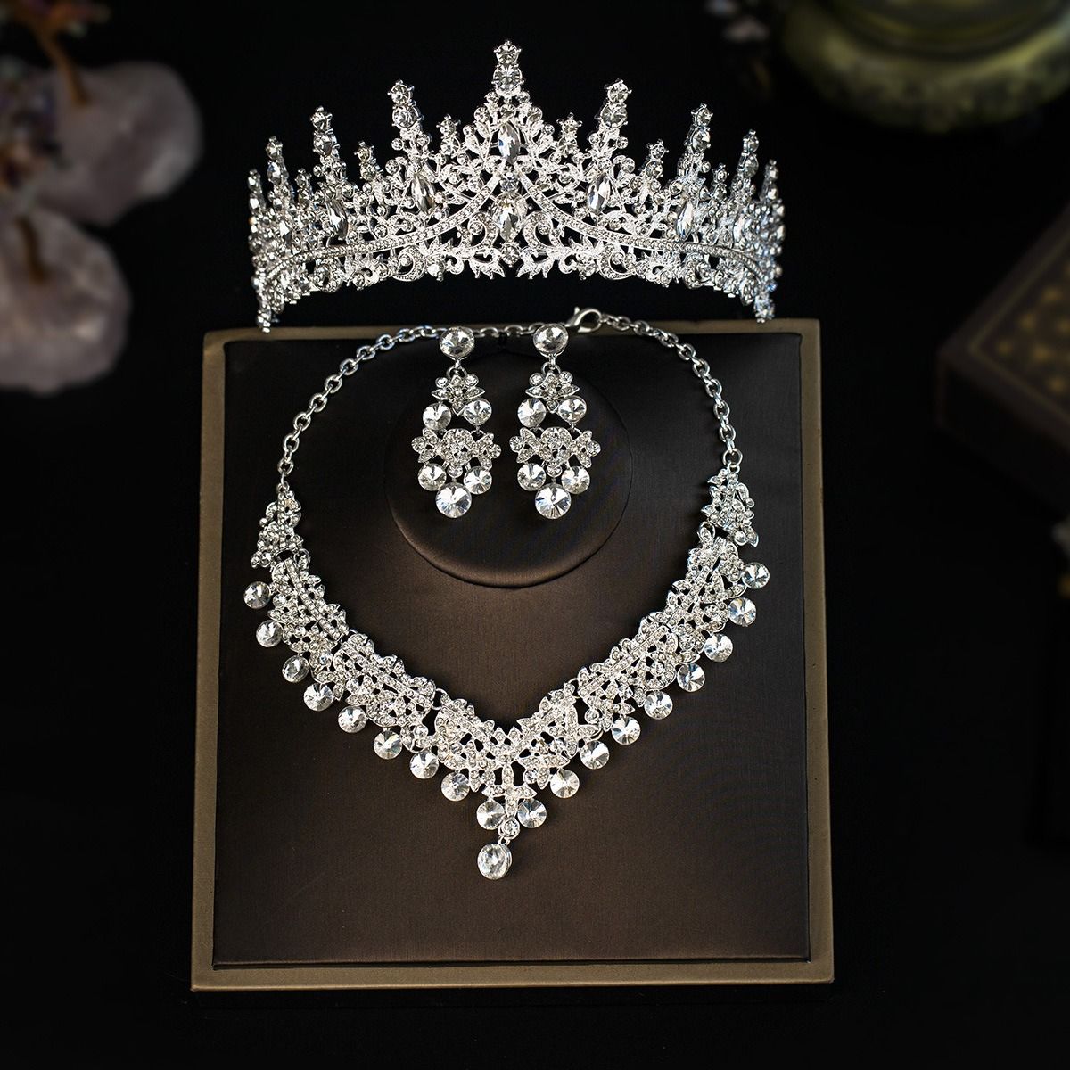 African Bridal Jewelry Three-piece Fashion Commuter Haute Couture Ball Wedding Jewelry Alloy Diamond Crown Necklace Earrings Wedding Jewelry Bridal set