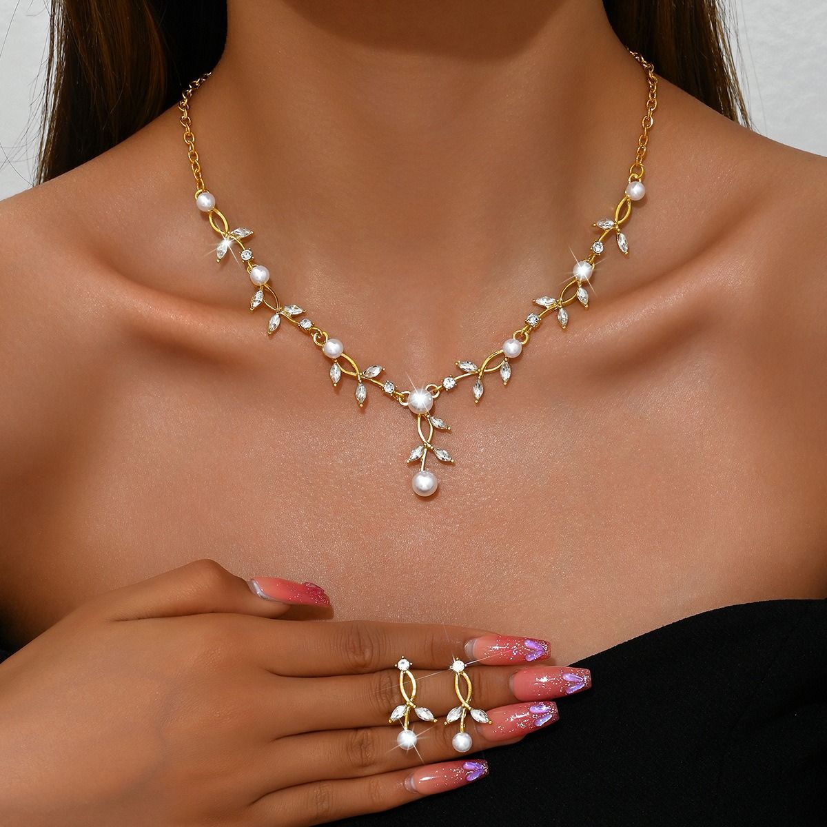 African fashion European and American bride set Fresh sweet leaf pearl necklace earrings Fashion set dress accessories Earrings + collar