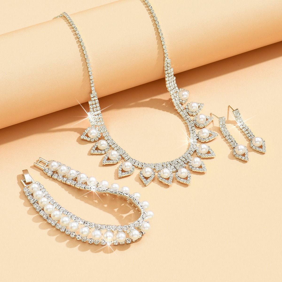 Cross-border Europe and the United States full diamond imitation pearl collarbone necklace earrings set fashion ladies jewelry earrings + collar + hand accessories