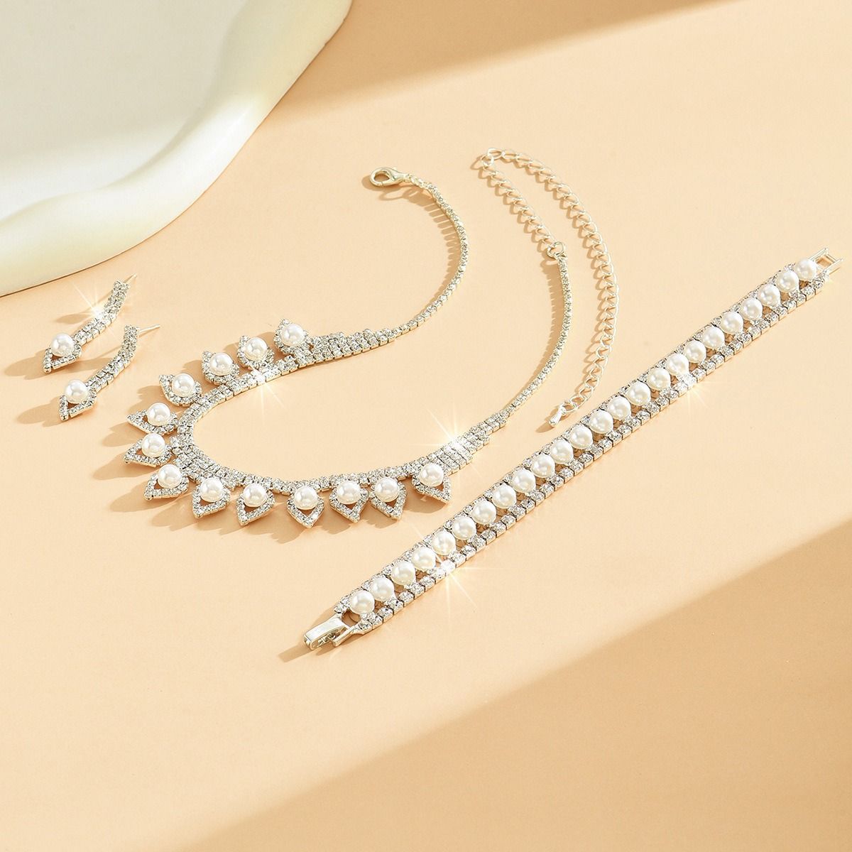 Cross-border Europe and the United States full diamond imitation pearl collarbone necklace earrings set fashion ladies jewelry earrings + collar + hand accessories