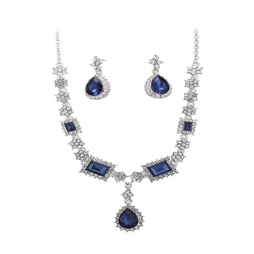 f Africa 2024 Fashion Necklace Set Retro exaggerated temperament rhinestone Bride Necklace earrings two-piece women's accessories in stock
