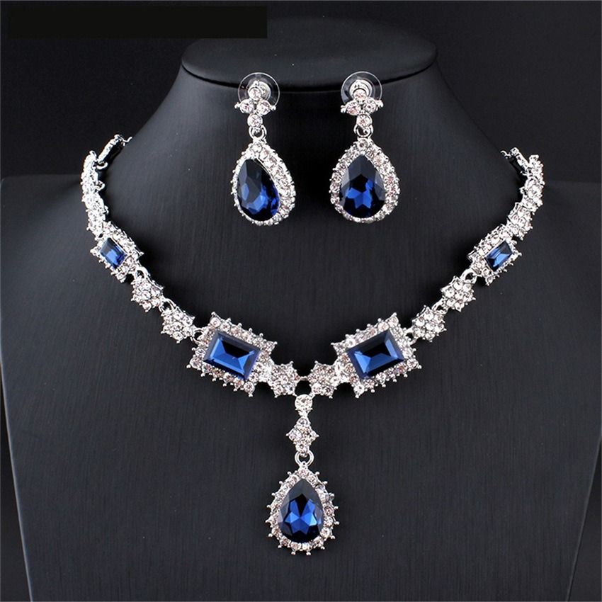 f Africa 2024 Fashion Necklace Set Retro exaggerated temperament rhinestone Bride Necklace earrings two-piece women's accessories in stock