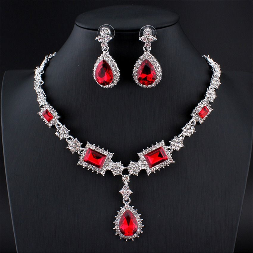 f Africa 2024 Fashion Necklace Set Retro exaggerated temperament rhinestone Bride Necklace earrings two-piece women's accessories in stock