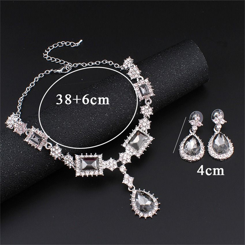 f Africa 2024 Fashion Necklace Set Retro exaggerated temperament rhinestone Bride Necklace earrings two-piece women's accessories in stock