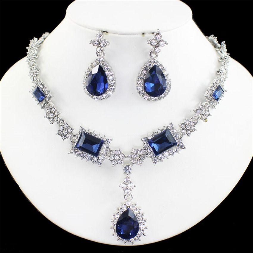 f Africa 2024 Fashion Necklace Set Retro exaggerated temperament rhinestone Bride Necklace earrings two-piece women's accessories in stock
