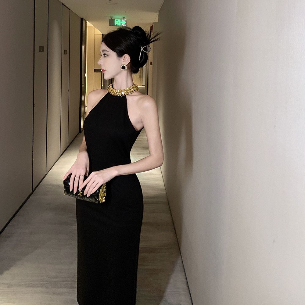 The new African dress temperament high noble solid color oblique shoulder splicing feathers slim temperament beauty style metal chain hanging neck slim bag buttock long evening dress woman