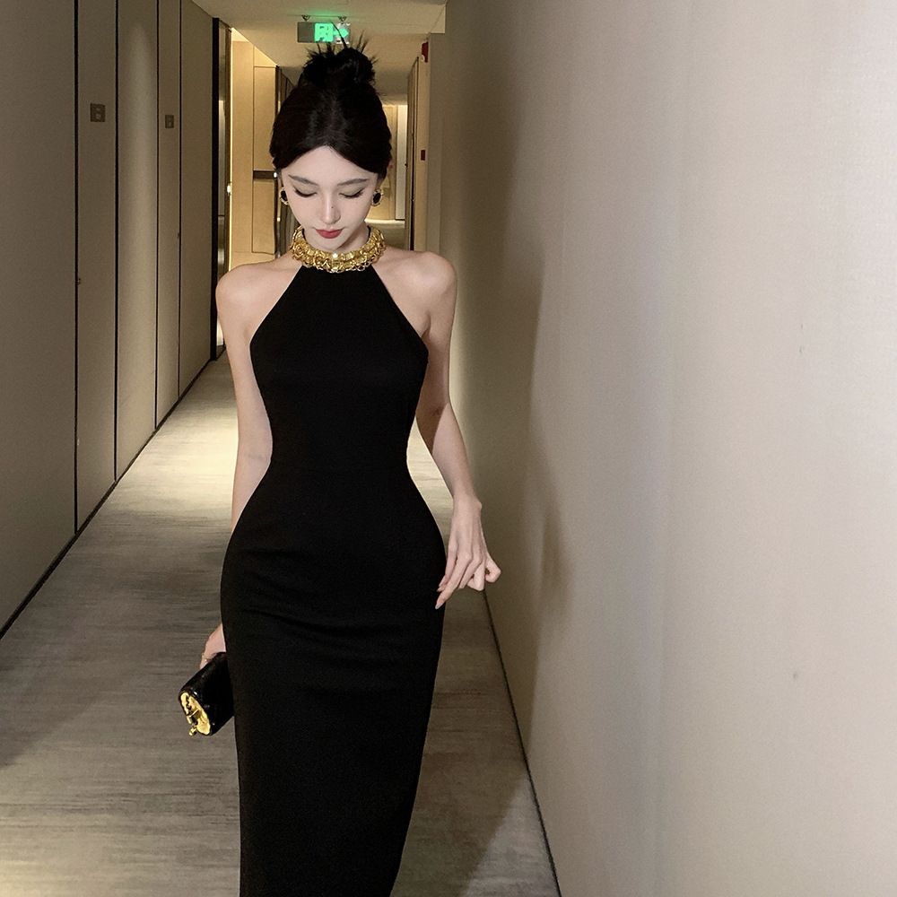 The new African dress temperament high noble solid color oblique shoulder splicing feathers slim temperament beauty style metal chain hanging neck slim bag buttock long evening dress woman