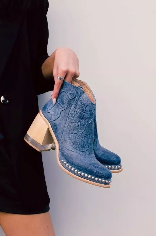 Cross-border foreign trade plus size 2024 European and American embroidered fashion boots women's studded studded acrylic crystal high heel ankle boots