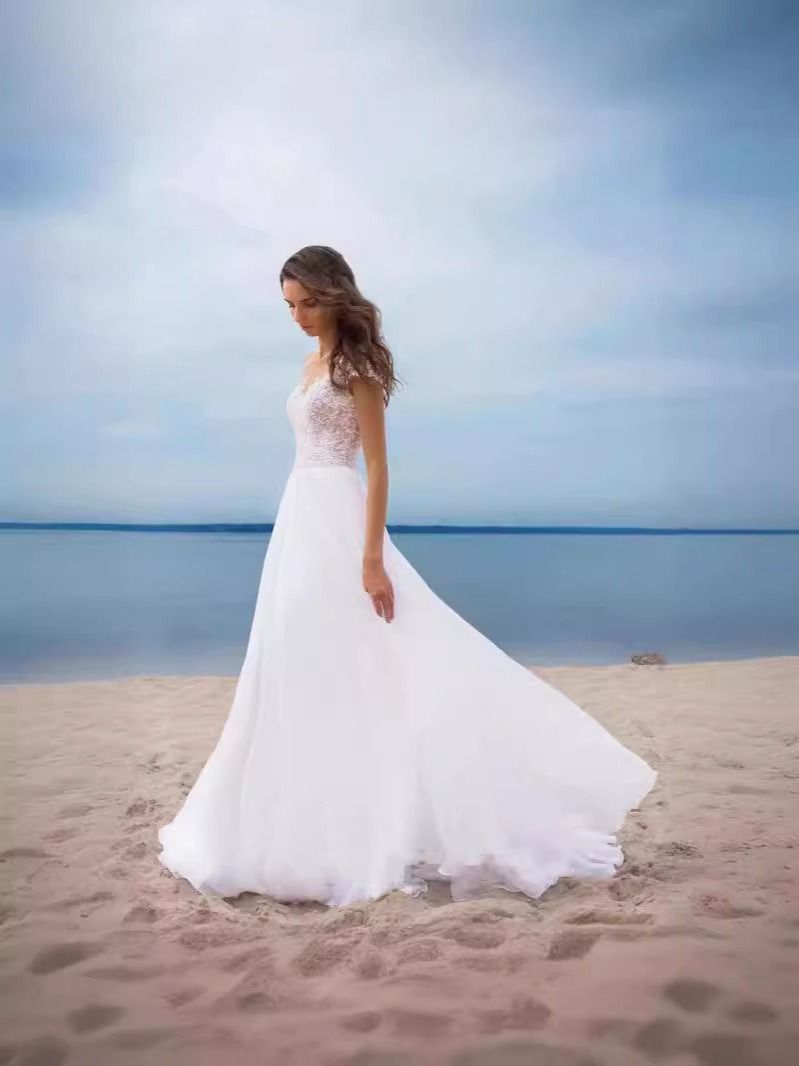 2024 new European Amazon lace chiffon dress ball White evening dress slit skirt slip skirt V-neck neck evening dress