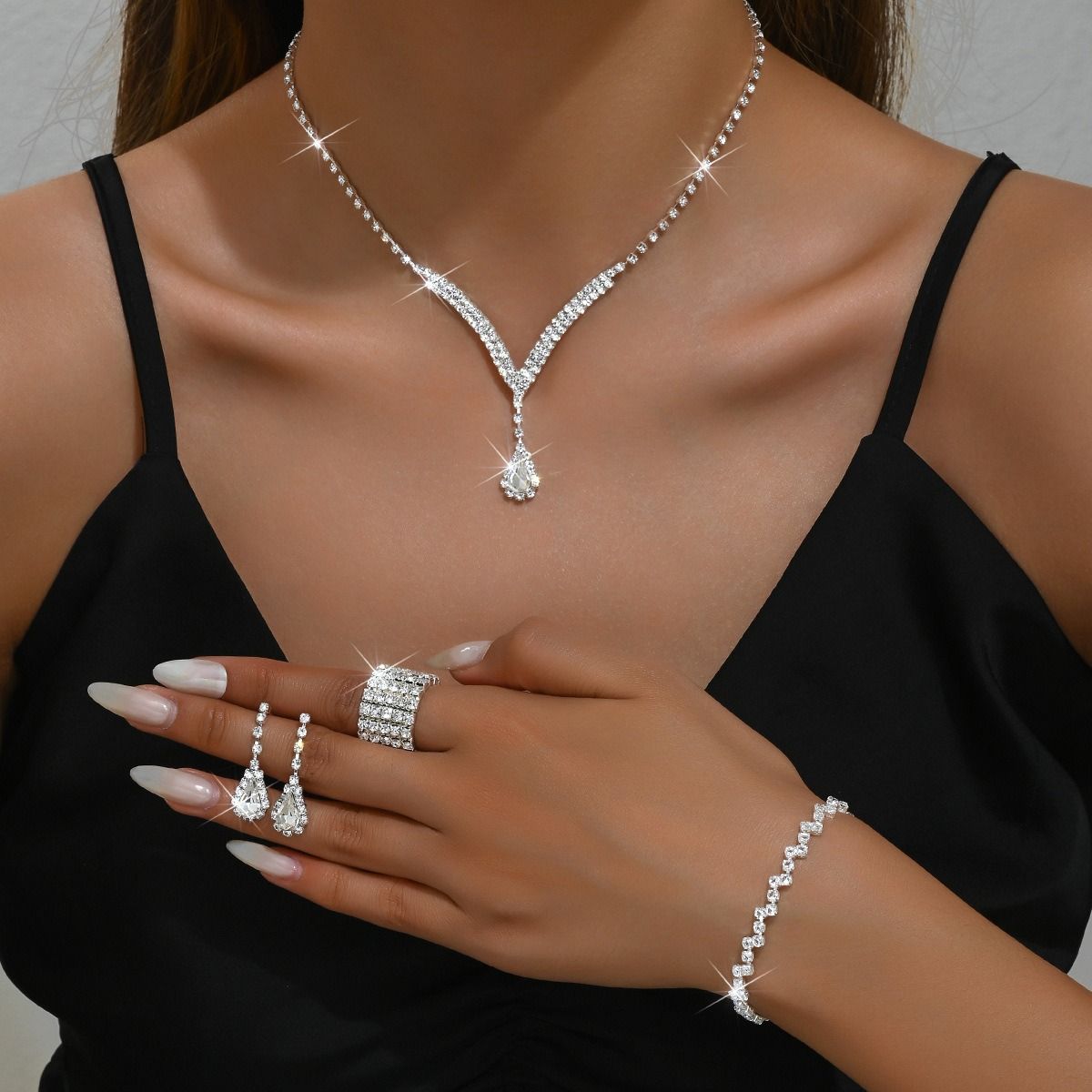 Africa new necklace set cross-border e-commerce bride girl jewelry Europe and the United States flash diamond necklace earrings earrings wedding jewelry set wholesale