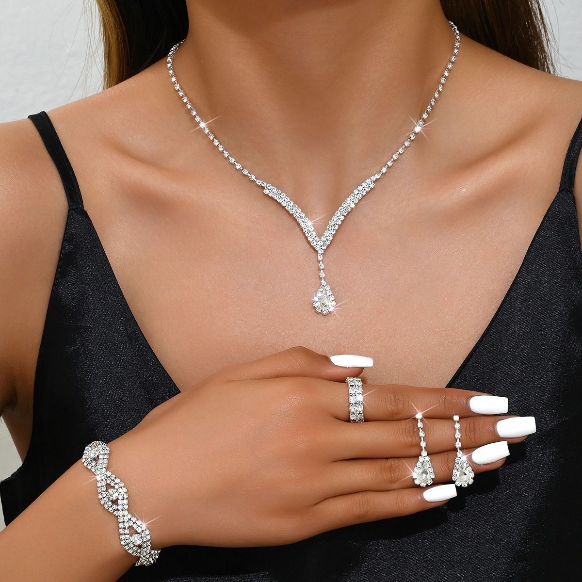 Africa new necklace set cross-border e-commerce bride girl jewelry Europe and the United States flash diamond necklace earrings earrings wedding jewelry set wholesale