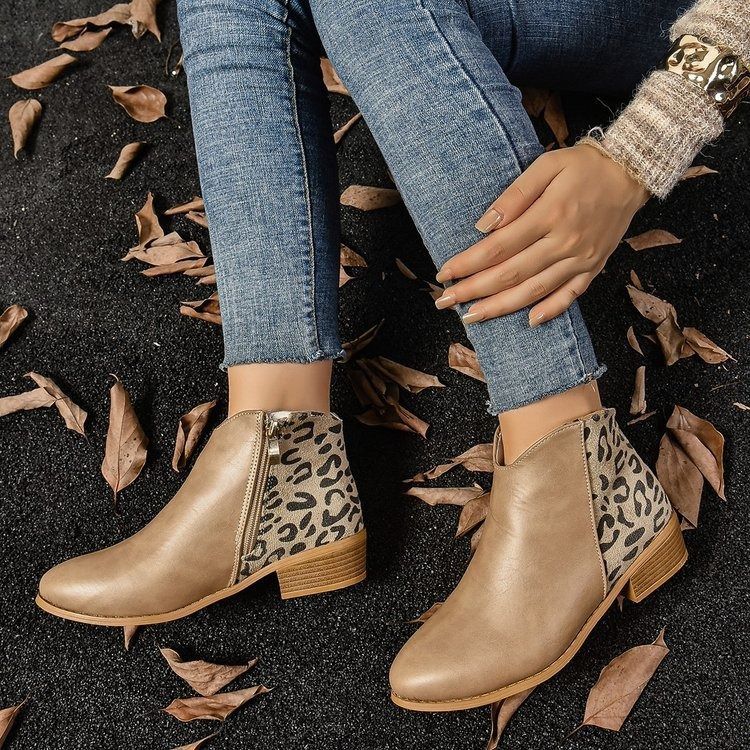 Africa's new European and American foreign trade color matching pointy thick with Martin boots female cross-border V mouth British wind plus cashmere large size short leather boots