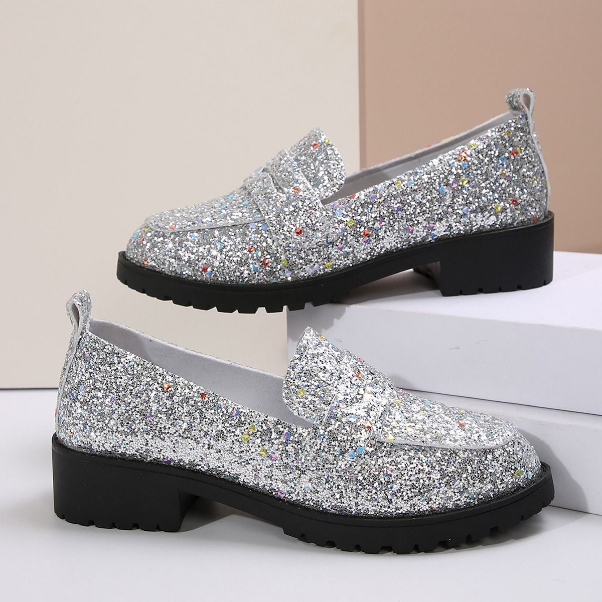 2025 autumn and winter new comfortable casual female flash drill shoes thick heel thick sole set foot loafers aunt foreign trade round head loafers women's shoes
