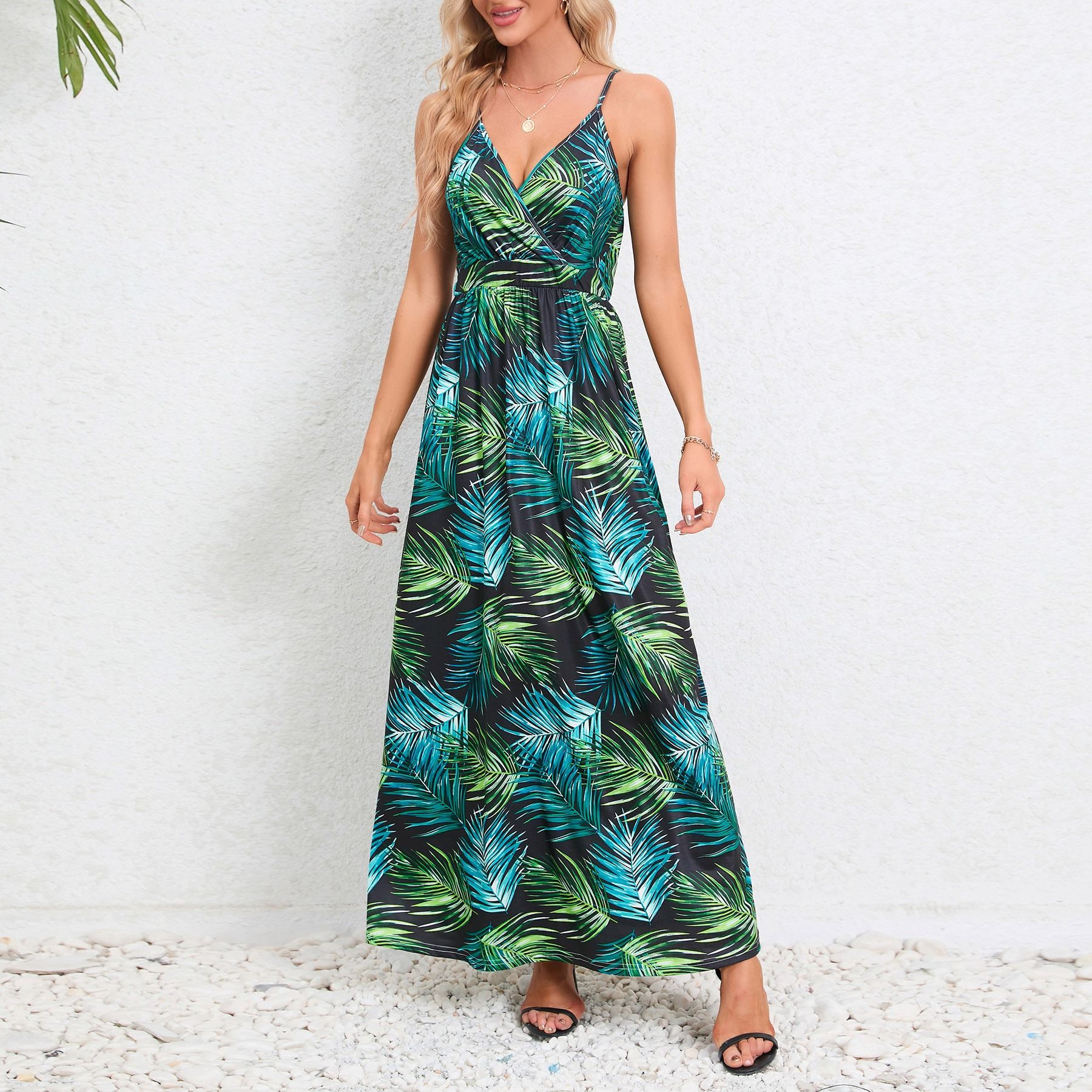 Europe and the United States foreign trade 2025 summer women's new ins fashion sexy halter halter slim dress halter high waist painted comfortable casual ladies dress