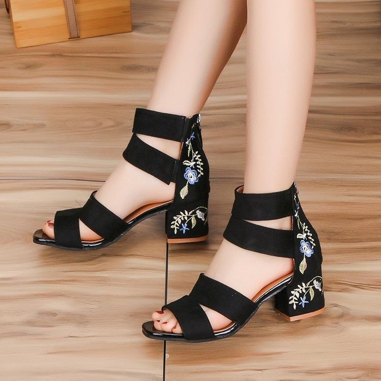 2024 Summer new European and American retro embroidered sandals with a feminine touch, thick heels, medium heels, foreign trade women's shoes, fringed embroidered shoes, and retro women's high heels