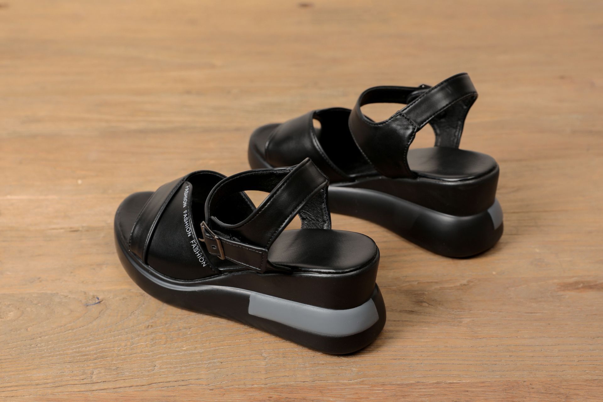 Summer new 2024 sandals, women's British-style high heels, thick-soled fish-mouth sandals, wedge heels, one-line buckle shoes, women's one-line fish-mouth sandals