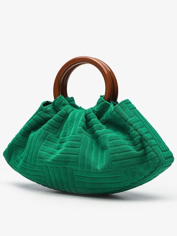 The 2025 new cross-border trade bestseller handbag is super elegant and fashionable. It's a pleated handbag, a cloud bag, and a dinner bag for women