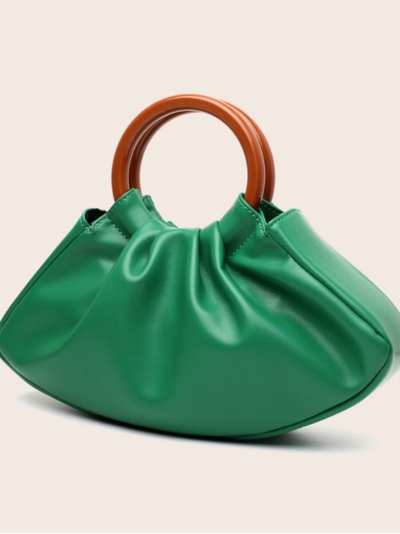 The 2025 new cross-border trade bestseller handbag is super elegant and fashionable. It's a pleated handbag, a cloud bag, and a dinner bag for women