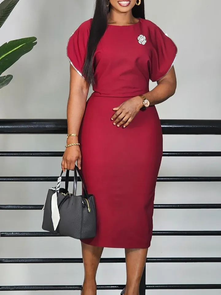 The latest African women's dress, a new short-sleeved round-neck dress for European and American trade in 2025, is fashionable, elegant and stylish. It is a plus-size African dress that covers the but