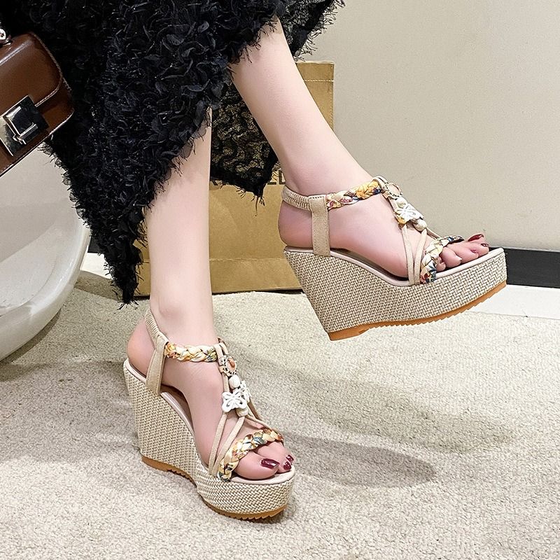 2025 African European American Summer Wedge Slope Heel Sandals Bohemian Style One-Piece Casual Shoes Versatile Fashion Fish-Tip Sandals Large Size Women's Shoes