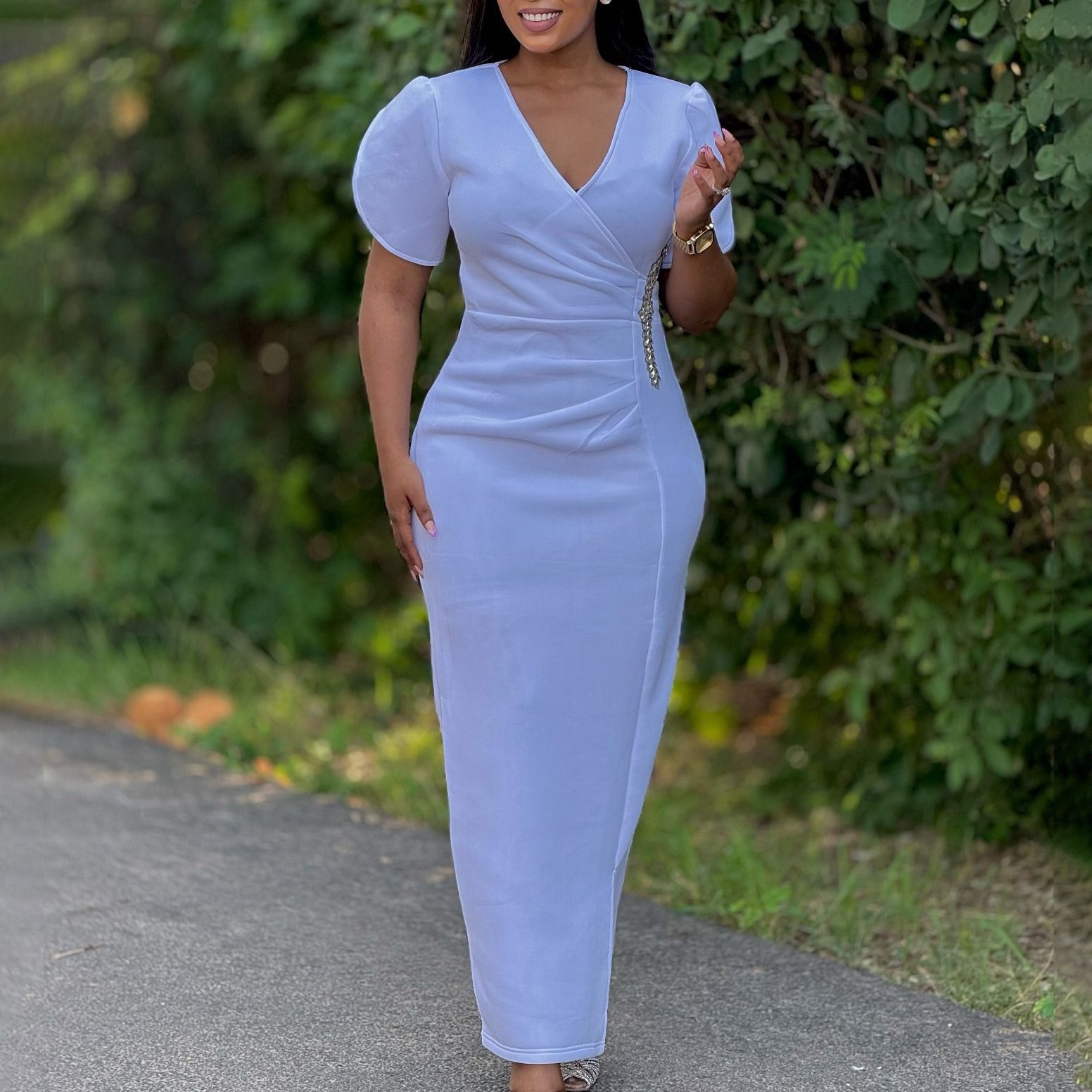 2025 African European American D579 Women's New Fashion Style Elegant V-Neck Evening Gown Beaded Dress Solid Pattern
Beaded Craftsmanship Trendy Ruffled Elements Elegant Style