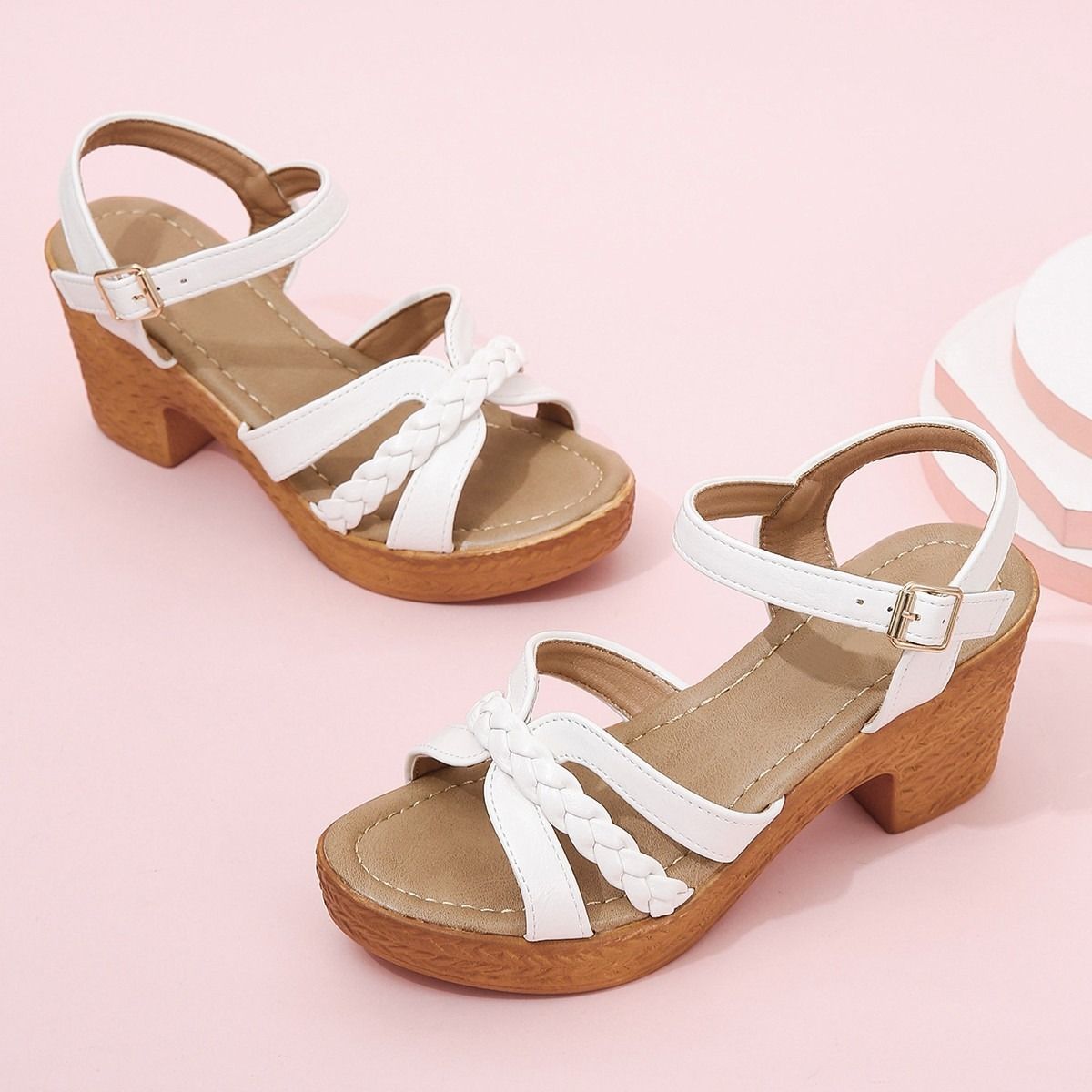 Round-toe Thick-soled One-piece Buckle Strap Women's Sandals Africa  Europe America 2025 Summer Autumn New Style Simple Lace-up High-heeled Fashion Sandals Cool Slippers Mom Sandals Soft Soles