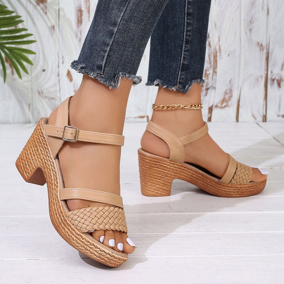 Round-toe Thick-soled One-piece Buckle Strap Women's Sandals Africa  Europe America 2025 Summer Autumn New Style Simple Lace-up High-heeled Fashion Sandals Cool Slippers Mom Sandals Soft Soles