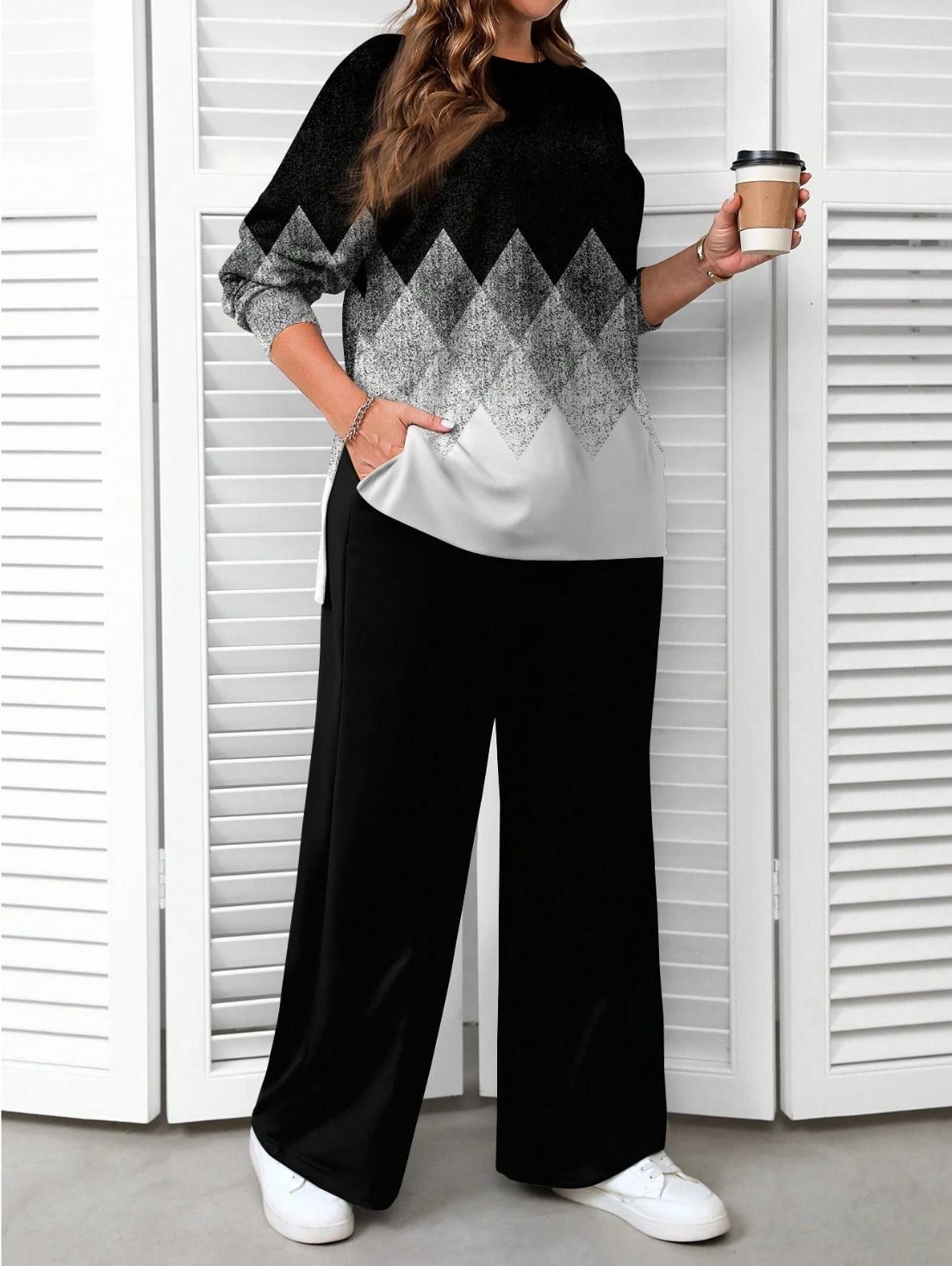 Africa Europe America - 2026 Spring/Summer New Style Loose Large-Sized Set Casual & Comfortable Two Pieces Letter Patterns Printing Techniques Popular Gradient Color Elements Elegant Temperament Style