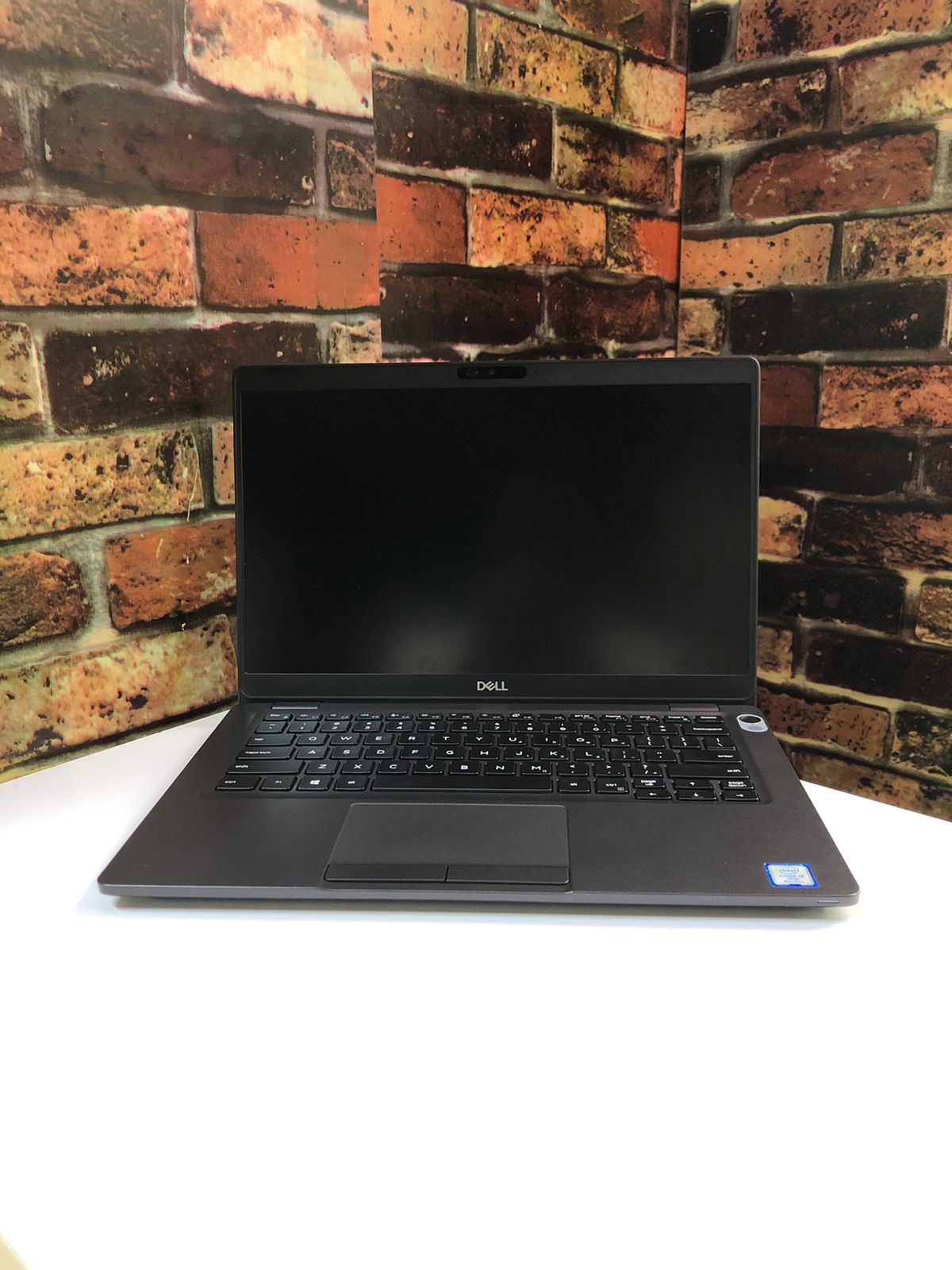 DELL LATITUDE E5300
