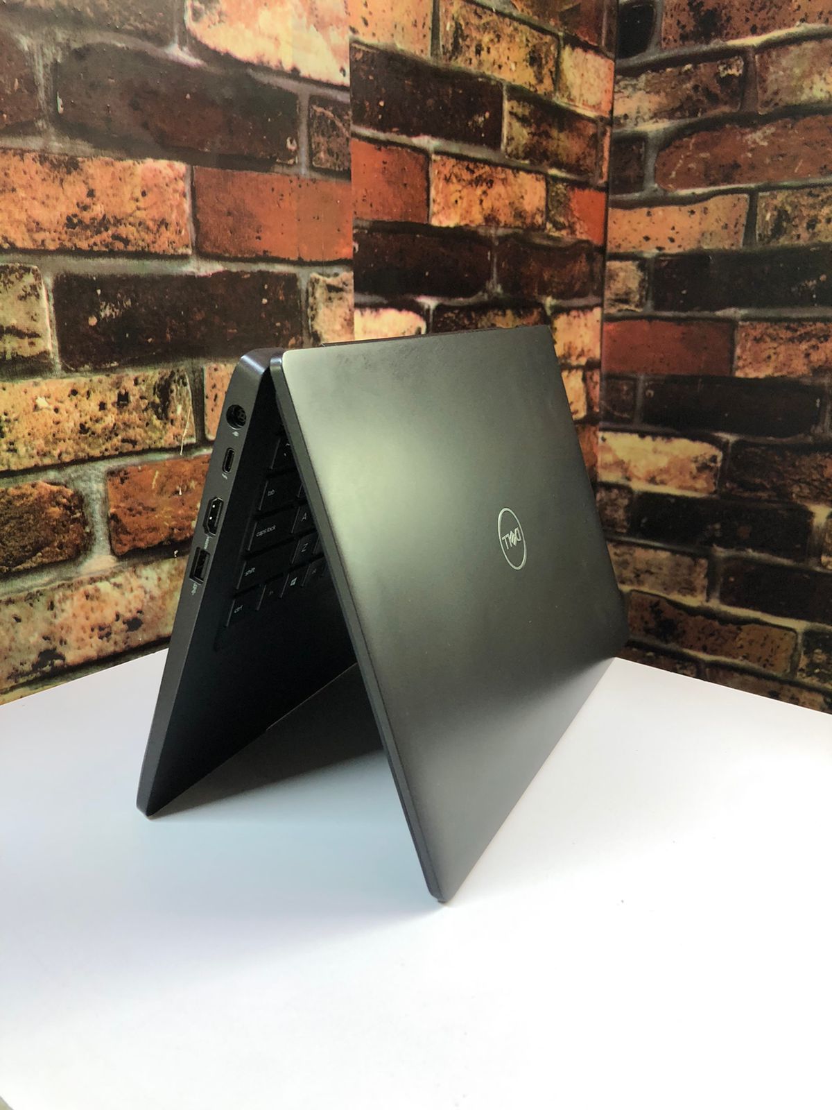 DELL LATITUDE E5300