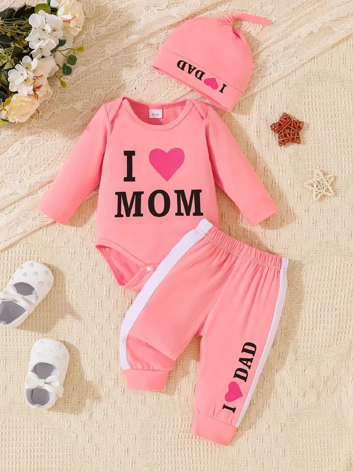 I love Mom and Dad. Long sleeved jumpsuit, pants, hat, 3-piece set for wearing outside