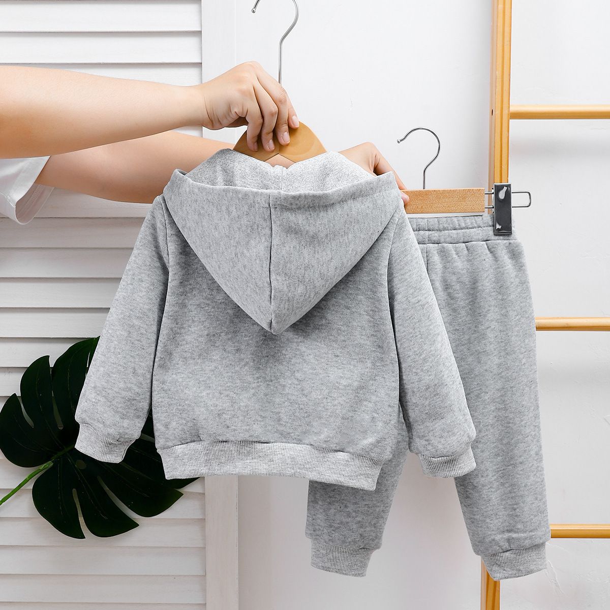 Spring & Autumn Kids Outfit Set – Fashionable 2-Piece Suit for Boys & Girls, Trendy Toddler Clothes with Long Sleeves and Pants, Casual Baby Outfit for Everyday Wear