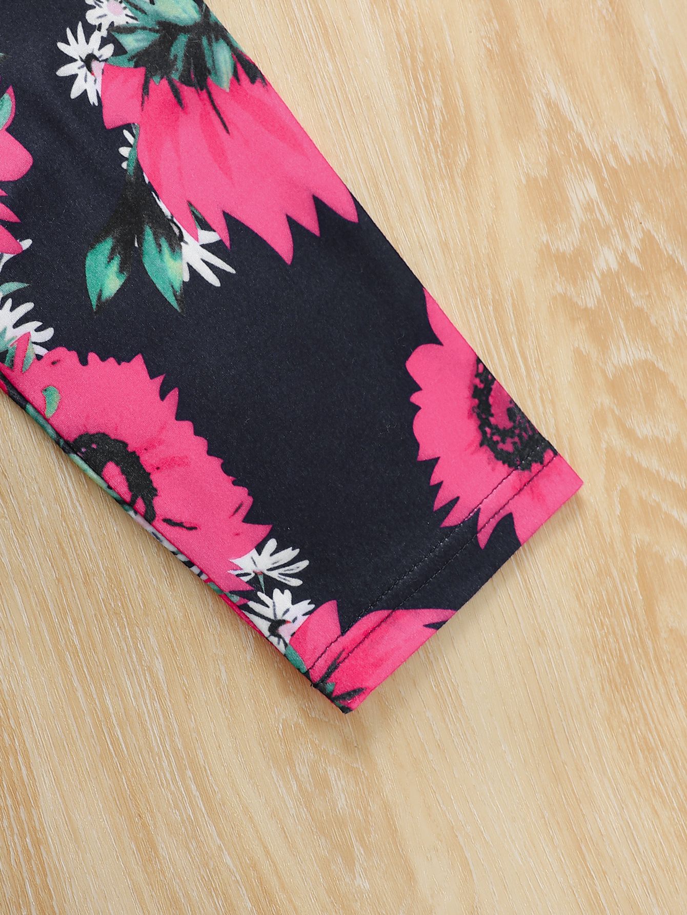 Spring & Autumn Baby Girl Outfit Set – Bell Sleeve Pullover Top with Rose Print Pants, Soft Cotton Long Sleeve Set for Toddlers, Casual Chic Baby Clothes