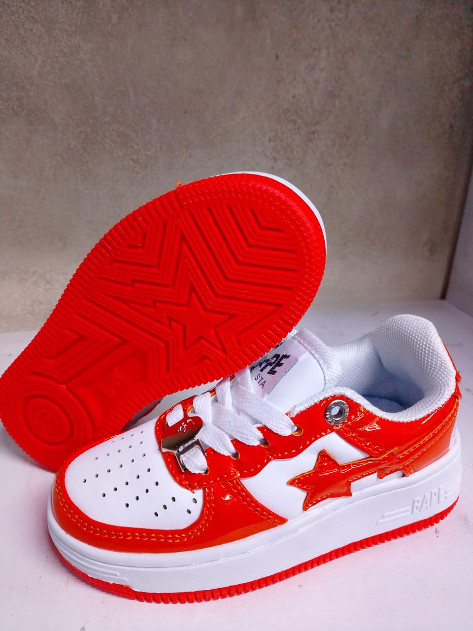 High Quality🔥🥰Classic Kids Bapestar  Sneakers❤
Fashionable and elegant for both girls and boys