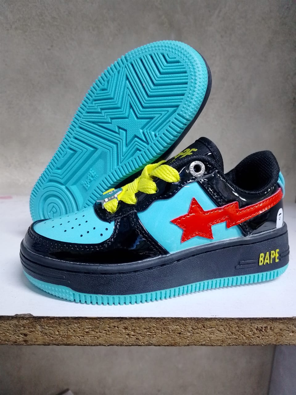 High Quality🔥🥰Classic Kids Bapestar  Sneakers❤
Fashionable and elegant for both girls and boys
