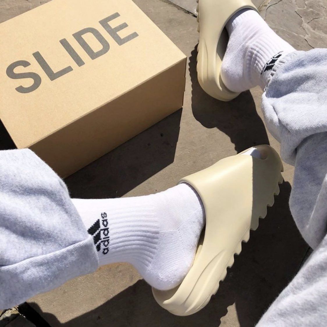 🖤 Classic coloured Yeezy Slide Sandals – Comfortable & Stylish Unisex Slippers
✔ Soft and comfortable footbed
✔ Lightweight design
✔ Durable, non-slip sole
✔ Easy slip-on style
✔ Water-resist