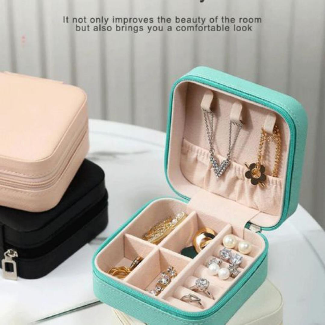 Jewelry Box Travel, Mini Jewelry Travel Case Portable Jewellery Storage Organizer Box for Rings Earrings Necklaces Women Girls