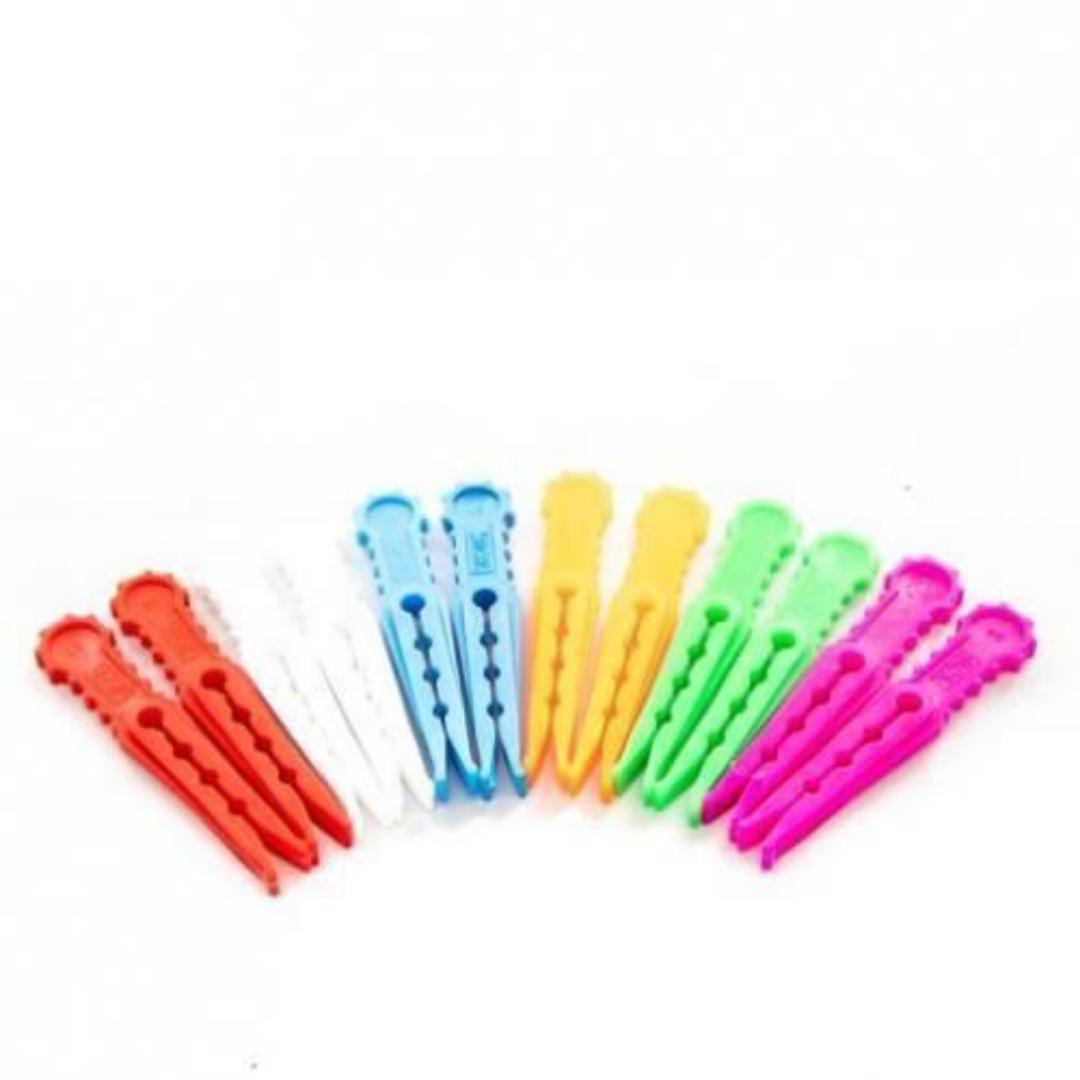 1 Dozen Cloth Hangers + 144Pcs  Of Pegs