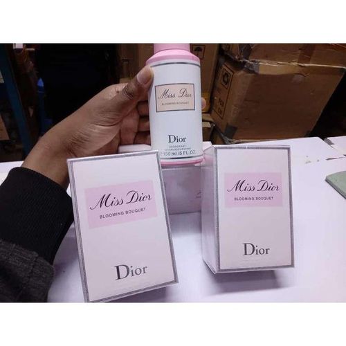 Miss Dior Blooming Bouquet
product_image_name-Christian Dior-Miss Dior Blooming Bouquet-1
Christian Dior Miss Dior Blooming Bouquet