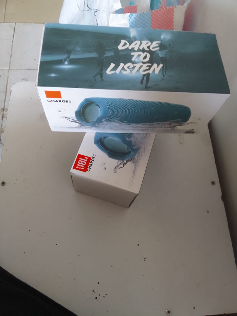 💫YOUR ADVENTURE YOUR SOUNDTRACK 👌💫(NEW ARRIVAL) Jbl Flip 6 Portable Bluetooth Speaker, Water Proof And Original Jbl..Your adventure. Your soundtrack. The bold JBL Flip 5 delivers powerful JBL Origi