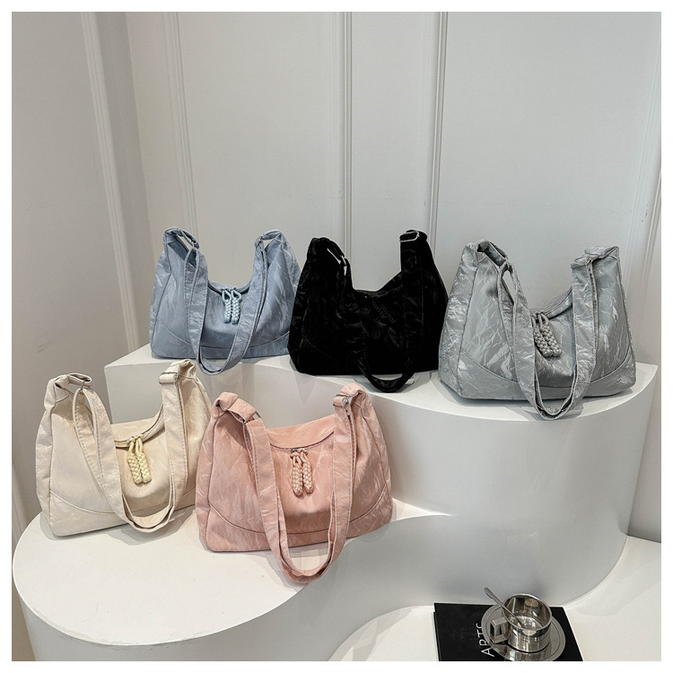 Fashion Satin Hobo Bag for Women Large Capacity Crossbody Bag with Zipper Unique Design Casual Shoulder Bag for Dating Shopping Daily Use