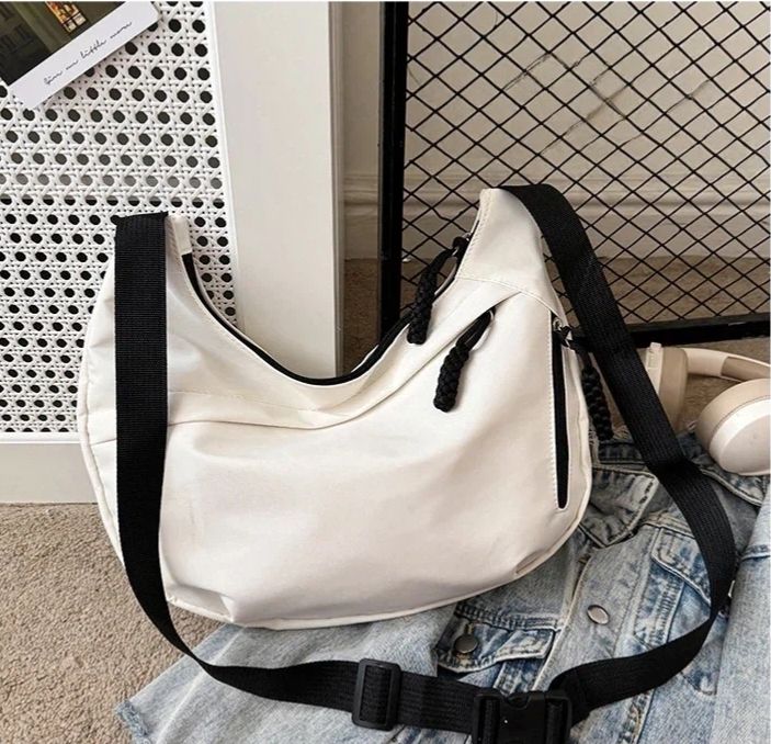 Nylon Crescent Crossbody Bag for Women with Zipper Lining Fashion Minimalist Versatile Bag for Dating Shopping Daily Use